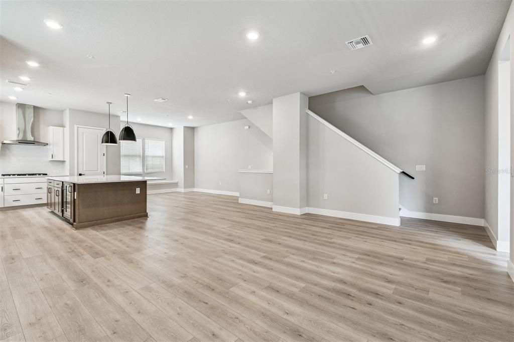 En Venta: $674,990 (3 camas, 3 baños, 2344 Pies cuadrados)