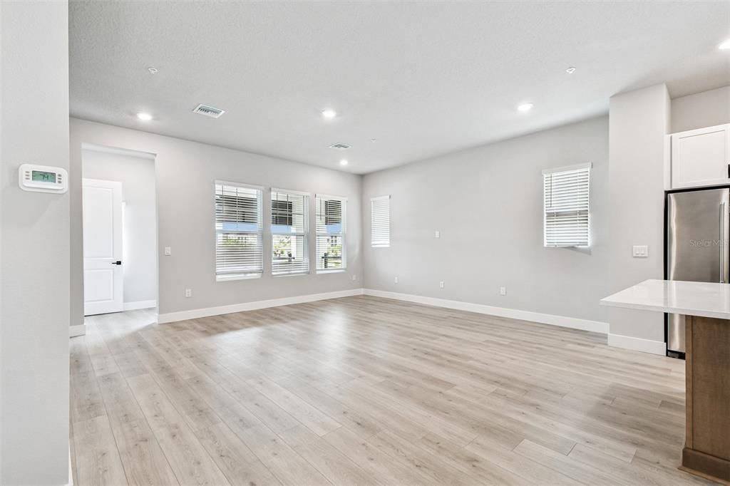 En Venta: $674,990 (3 camas, 3 baños, 2344 Pies cuadrados)