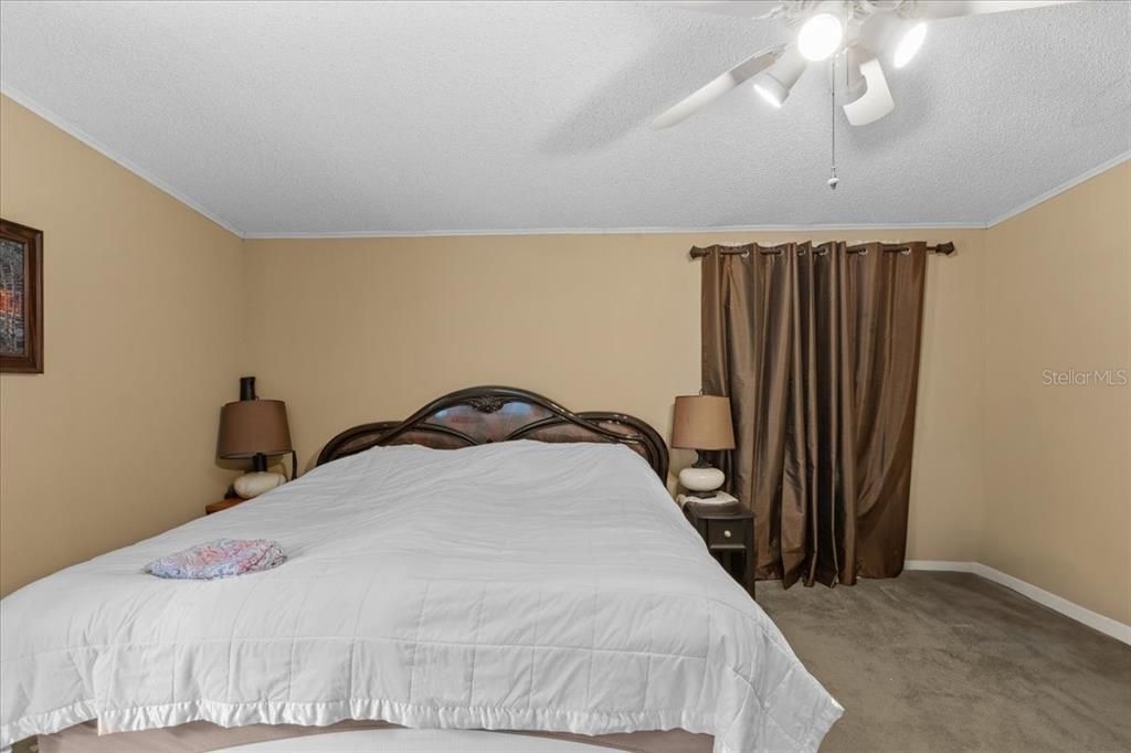 For Sale: $449,000 (3 beds, 2 baths, 1959 Square Feet)