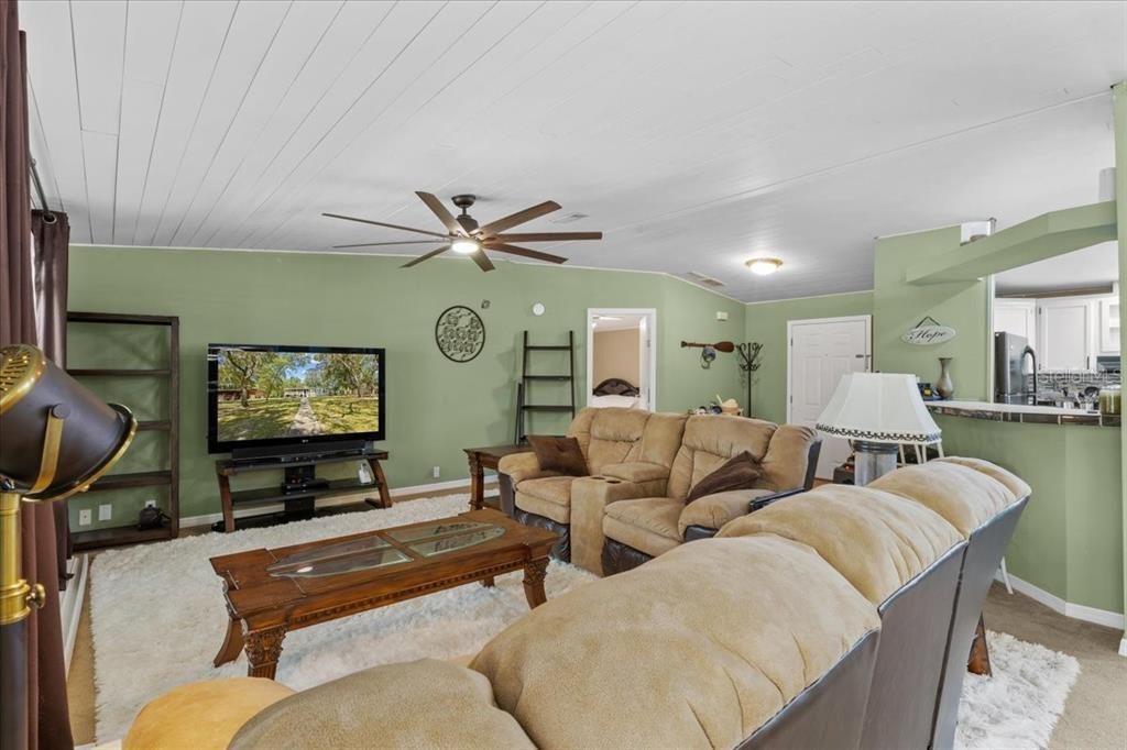For Sale: $449,000 (3 beds, 2 baths, 1959 Square Feet)