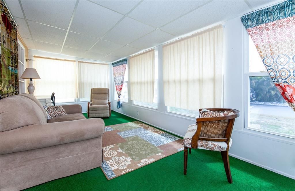For Sale: $175,000 (2 beds, 2 baths, 1272 Square Feet)