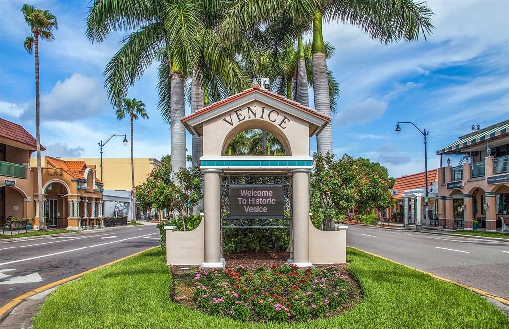 For Sale: $175,000 (2 beds, 2 baths, 1272 Square Feet)