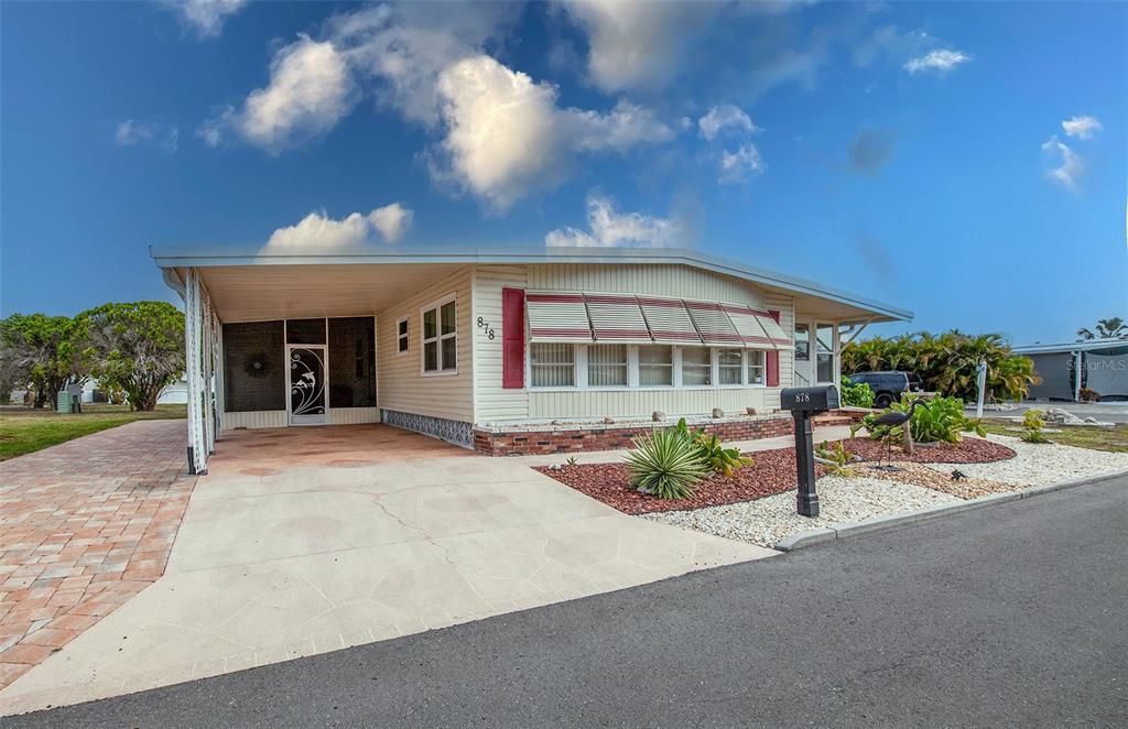 For Sale: $175,000 (2 beds, 2 baths, 1272 Square Feet)