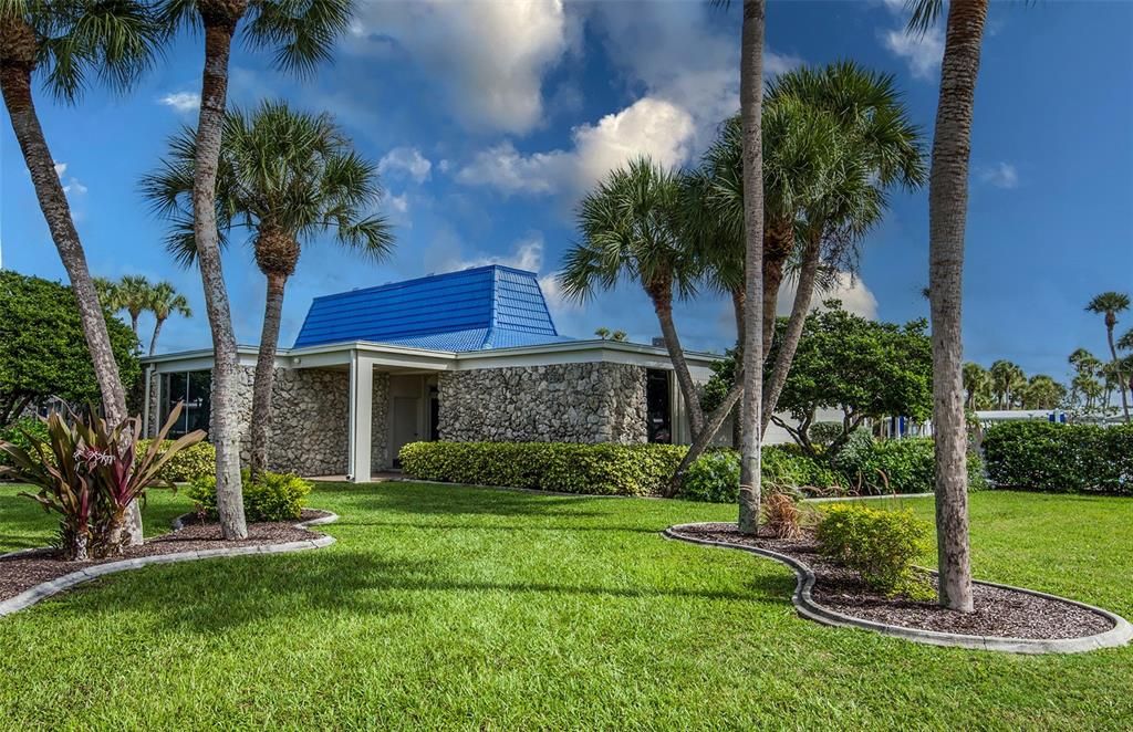 For Sale: $175,000 (2 beds, 2 baths, 1272 Square Feet)