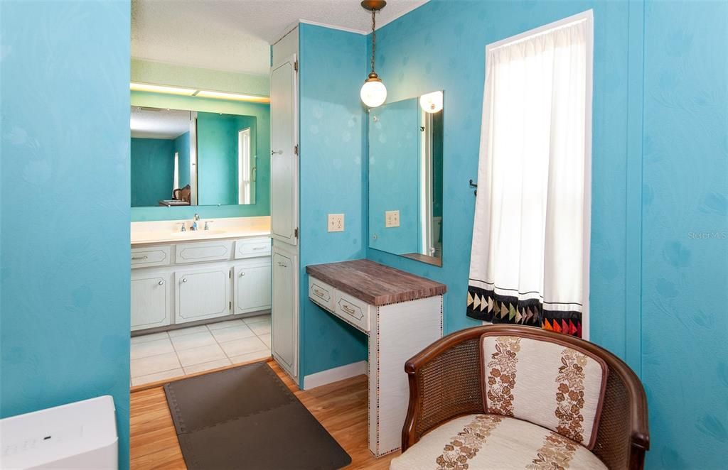 For Sale: $175,000 (2 beds, 2 baths, 1272 Square Feet)