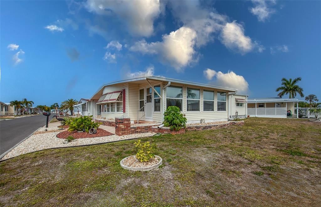 For Sale: $175,000 (2 beds, 2 baths, 1272 Square Feet)