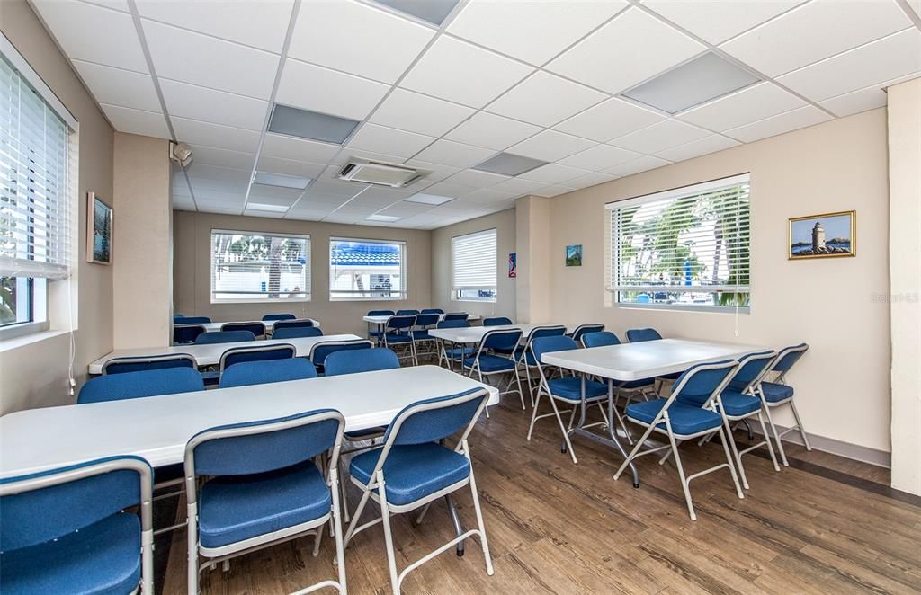 For Sale: $175,000 (2 beds, 2 baths, 1272 Square Feet)