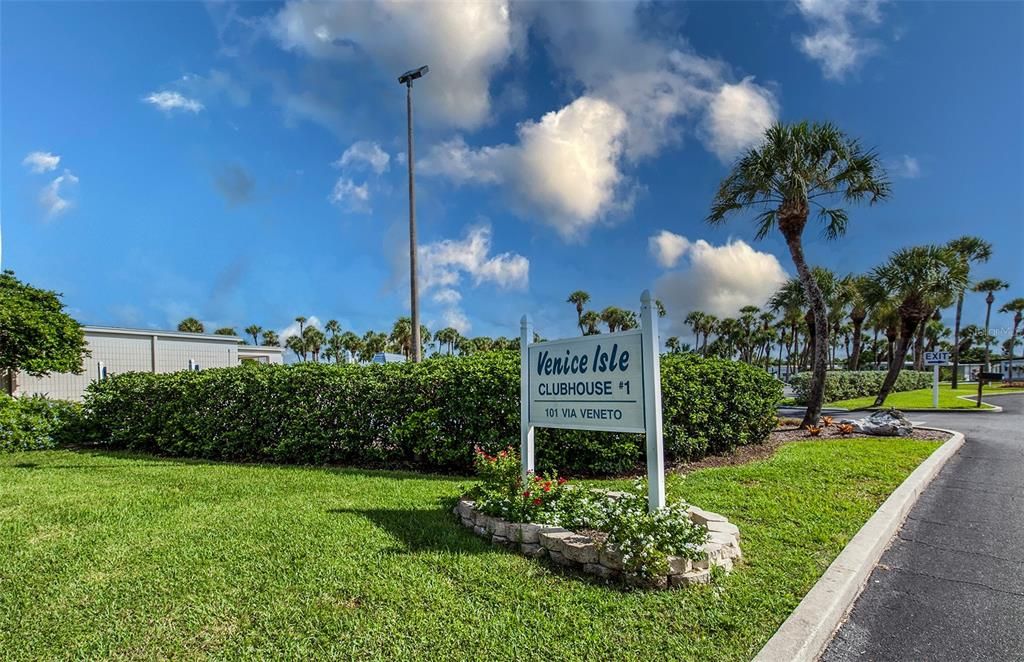 For Sale: $175,000 (2 beds, 2 baths, 1272 Square Feet)