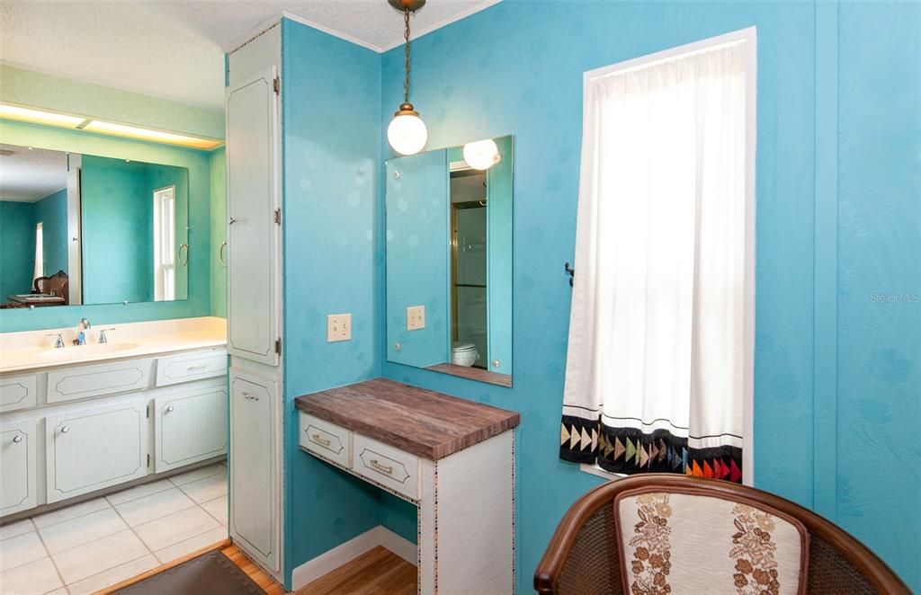 For Sale: $175,000 (2 beds, 2 baths, 1272 Square Feet)