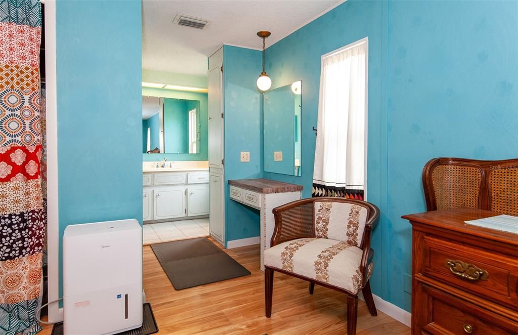 For Sale: $175,000 (2 beds, 2 baths, 1272 Square Feet)