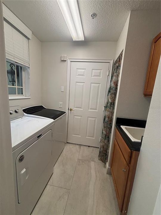 В аренду: $3,500 (2 спален, 2 ванн, 1804 Квадратных фут)