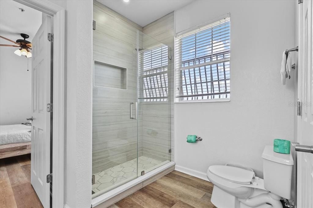 For Sale: $575,000 (3 beds, 2 baths, 1247 Square Feet)