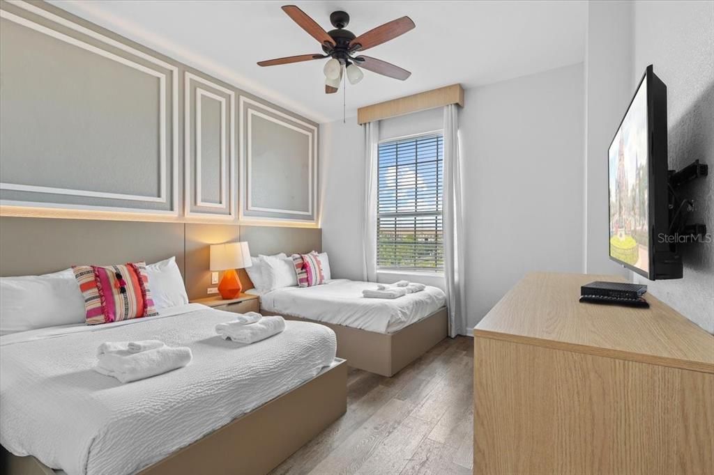 For Sale: $575,000 (3 beds, 2 baths, 1247 Square Feet)