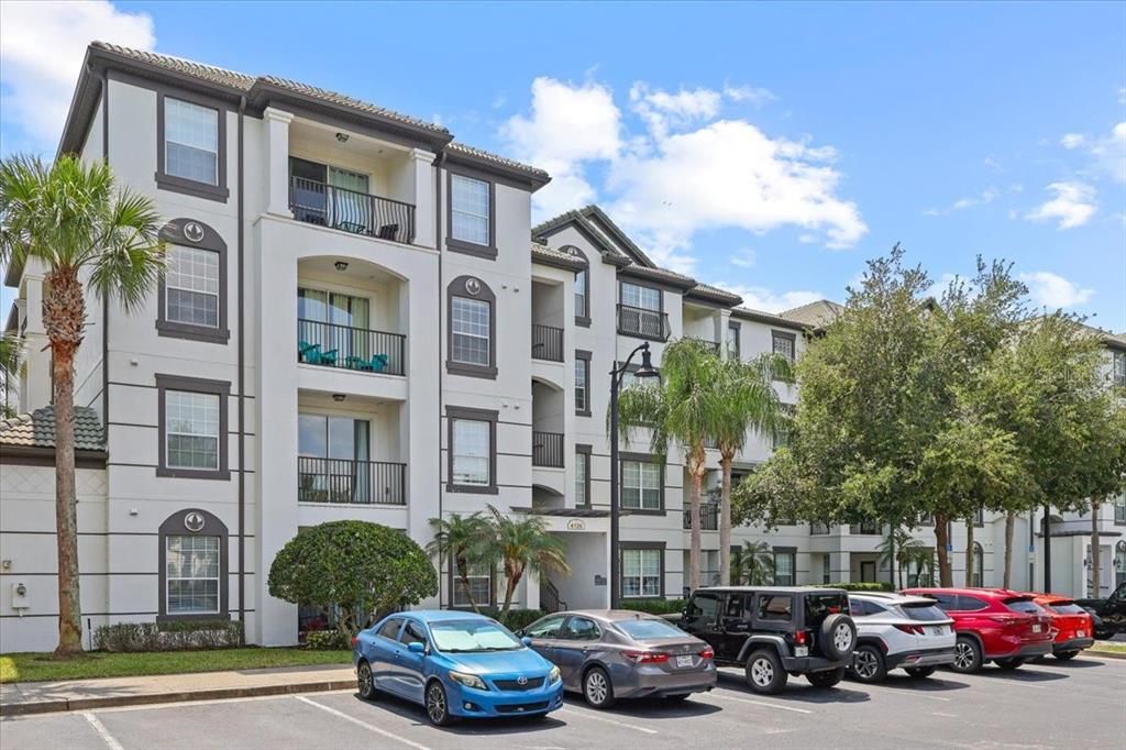 For Sale: $575,000 (3 beds, 2 baths, 1247 Square Feet)