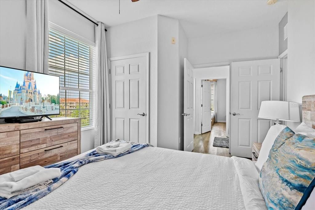 For Sale: $575,000 (3 beds, 2 baths, 1247 Square Feet)