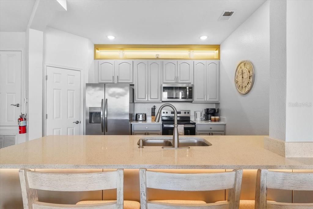 For Sale: $575,000 (3 beds, 2 baths, 1247 Square Feet)