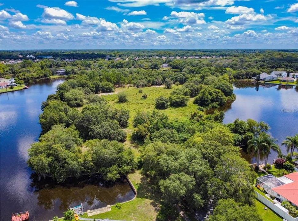 待售: $3,750,000 (6.40 acres)