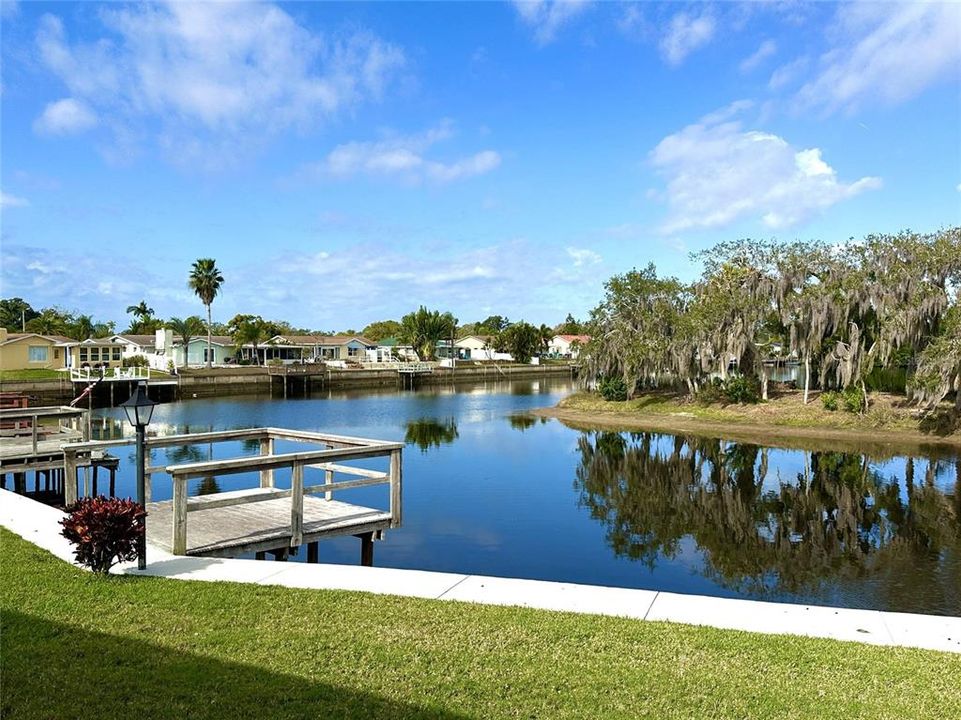 待售: $3,750,000 (6.40 acres)