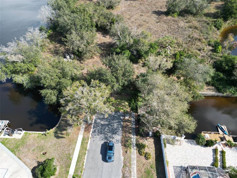 待售: $3,750,000 (6.40 acres)