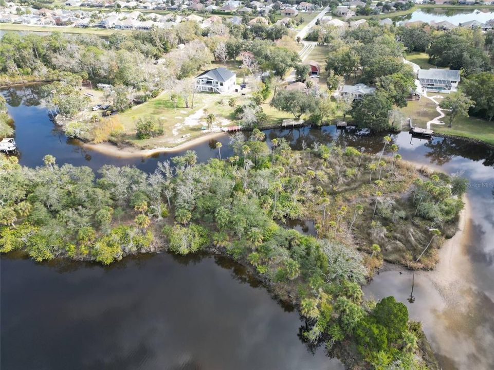 待售: $3,750,000 (6.40 acres)