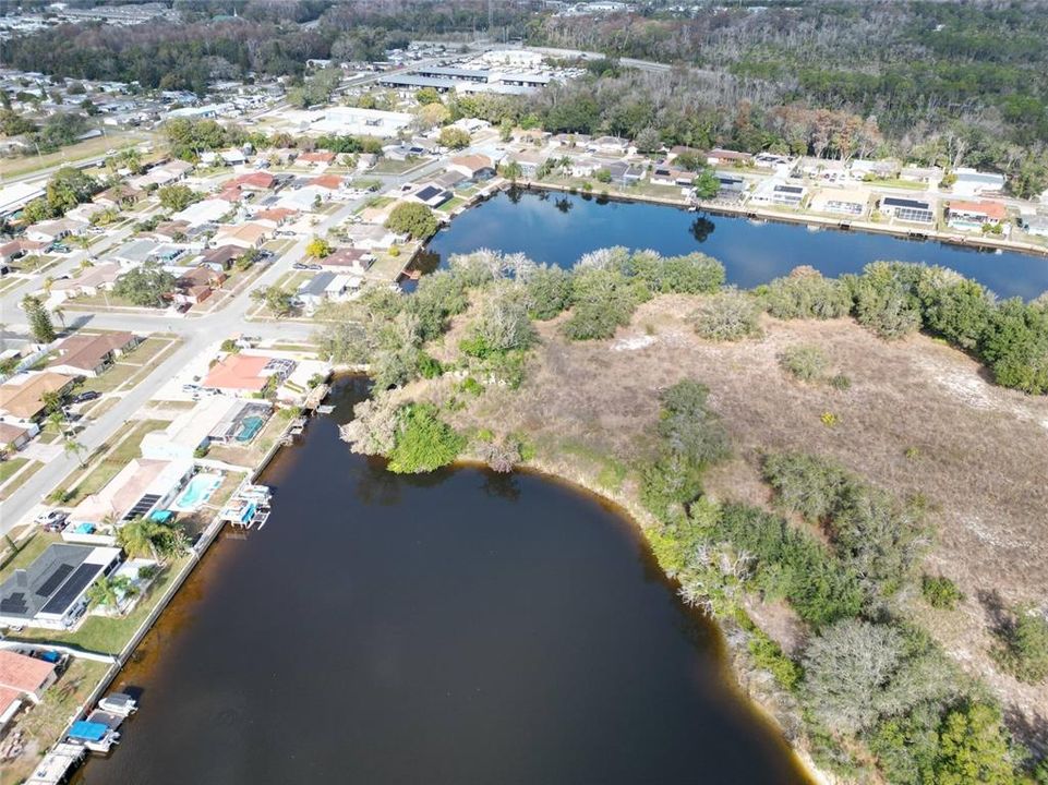 待售: $3,750,000 (6.40 acres)