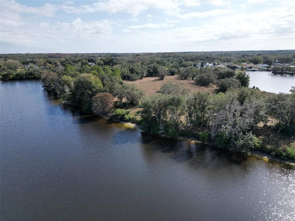 待售: $3,750,000 (6.40 acres)