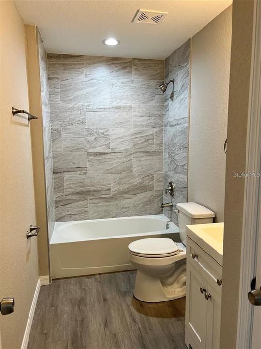 For Sale: $329,000 (3 beds, 2 baths, 1400 Square Feet)