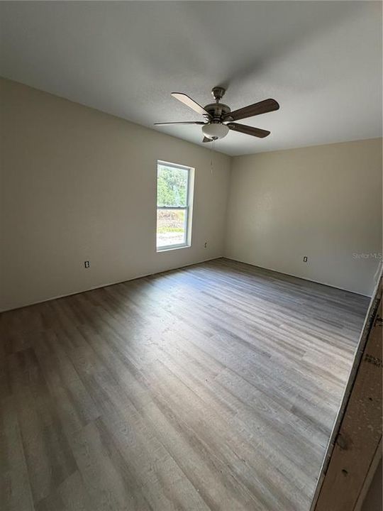 For Sale: $329,000 (3 beds, 2 baths, 1400 Square Feet)