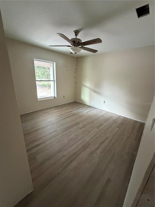 For Sale: $329,000 (3 beds, 2 baths, 1400 Square Feet)
