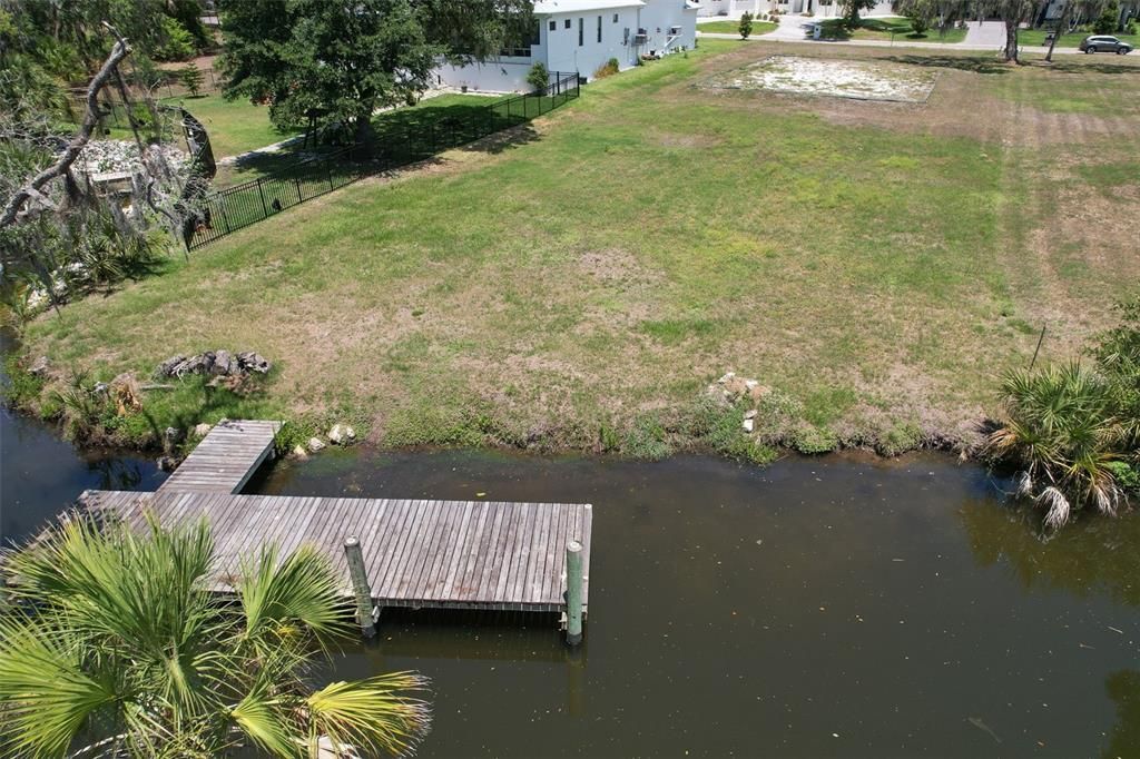 待售: $329,000 (0.76 acres)