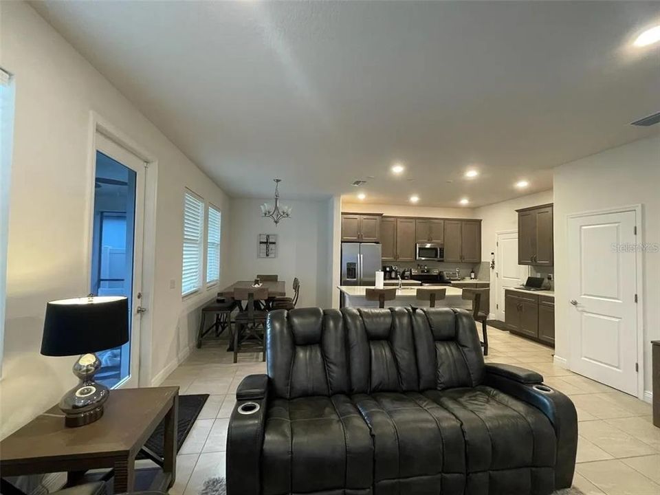 For Rent: $3,800 (3 beds, 2 baths, 1890 Square Feet)