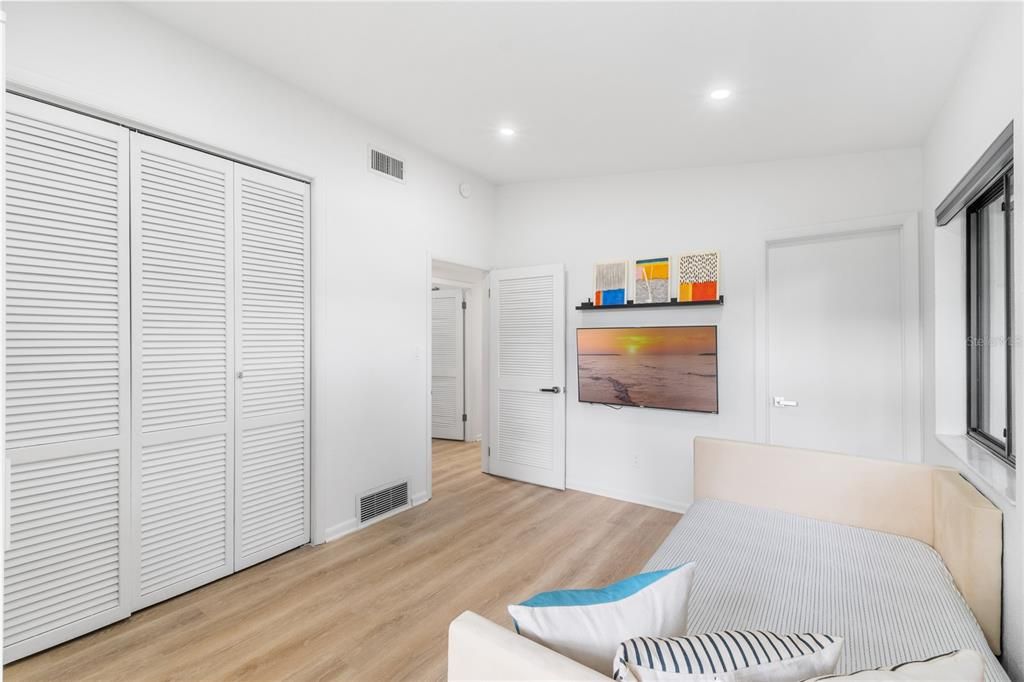 For Rent: $5,975 (3 beds, 2 baths, 2337 Square Feet)