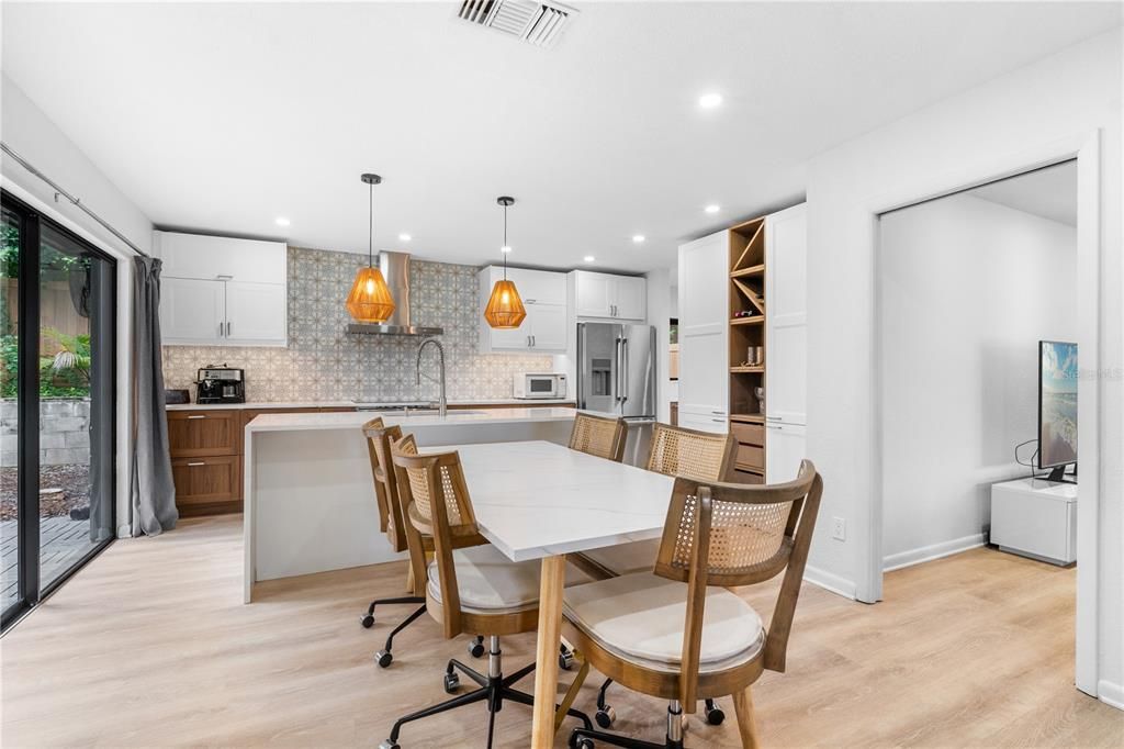 For Rent: $5,975 (3 beds, 2 baths, 2337 Square Feet)