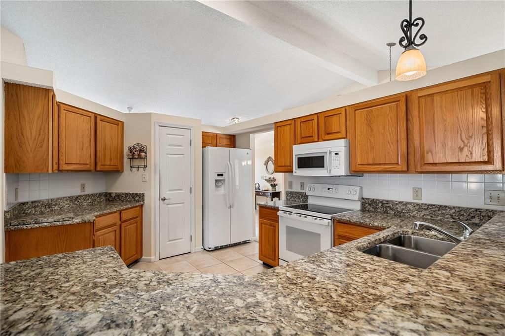 For Sale: $430,000 (4 beds, 2 baths, 2250 Square Feet)