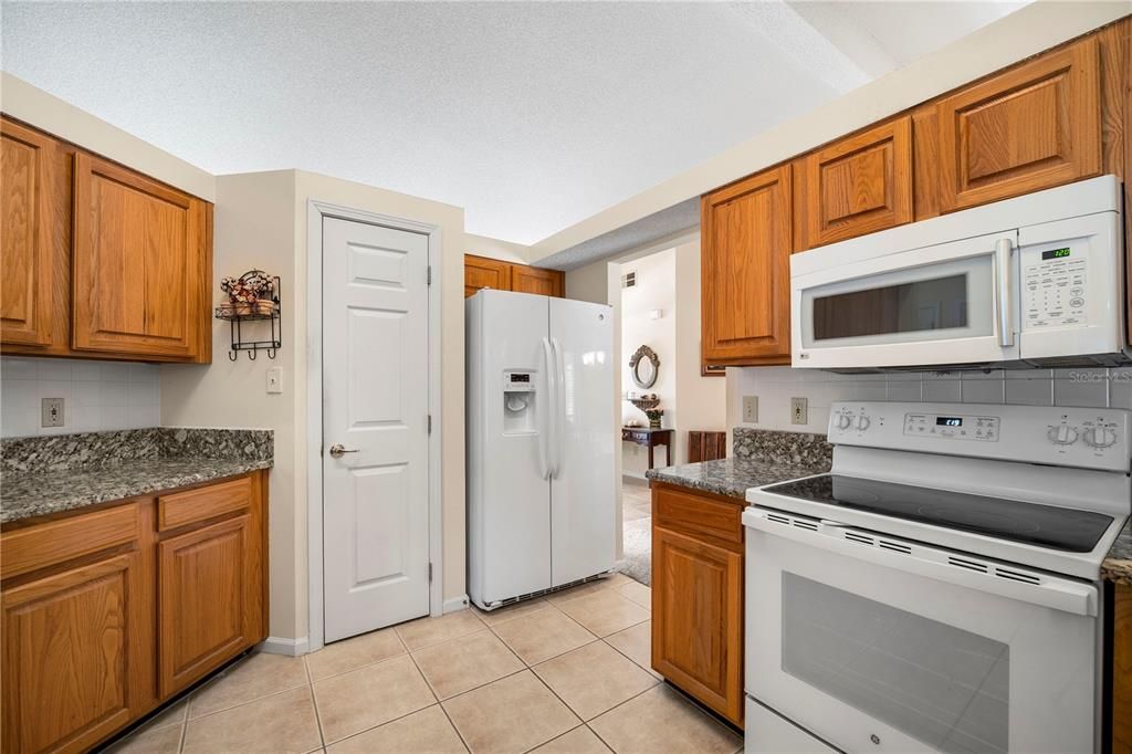 For Sale: $430,000 (4 beds, 2 baths, 2250 Square Feet)