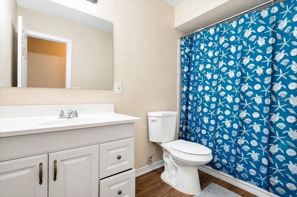 Activo con contrato: $299,987 (4 camas, 2 baños, 1528 Pies cuadrados)