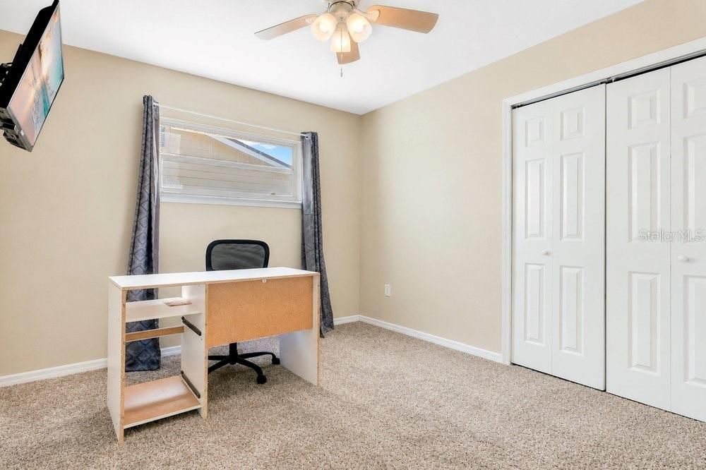 Activo con contrato: $299,987 (4 camas, 2 baños, 1528 Pies cuadrados)