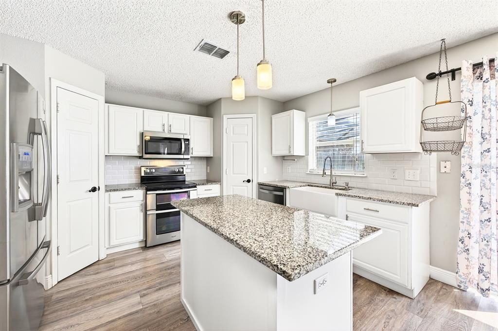 Active With Contract: $475,000 (5 beds, 2 baths, 2170 Square Feet)