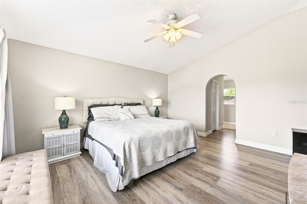 Active With Contract: $475,000 (5 beds, 2 baths, 2170 Square Feet)