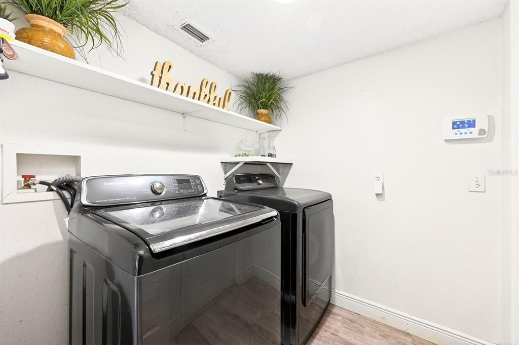 Active With Contract: $475,000 (5 beds, 2 baths, 2170 Square Feet)