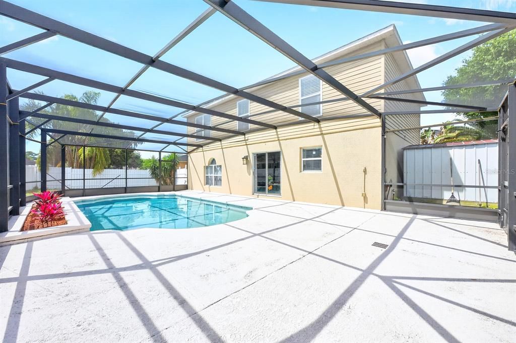Active With Contract: $475,000 (5 beds, 2 baths, 2170 Square Feet)