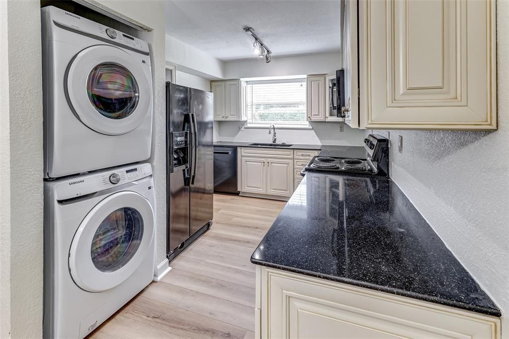 For Sale: $174,900 (3 beds, 2 baths, 1181 Square Feet)