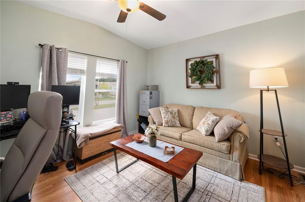 For Sale: $215,000 (3 beds, 2 baths, 1860 Square Feet)
