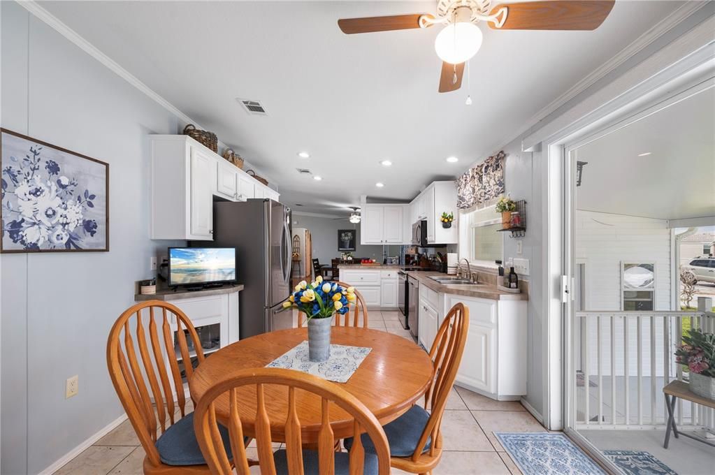 For Sale: $215,000 (3 beds, 2 baths, 1860 Square Feet)
