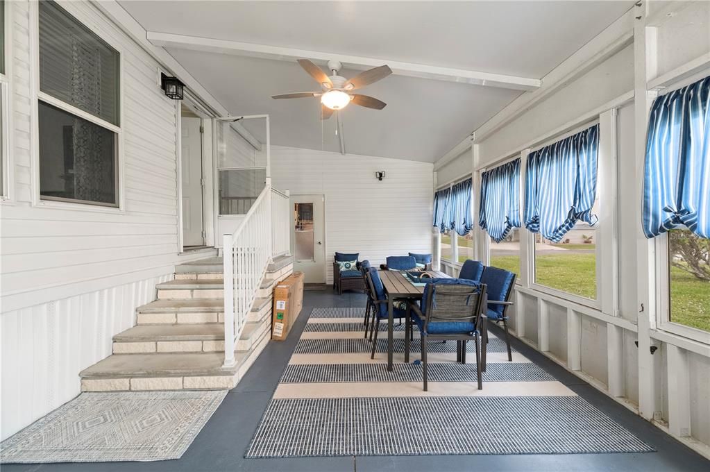 For Sale: $215,000 (3 beds, 2 baths, 1860 Square Feet)