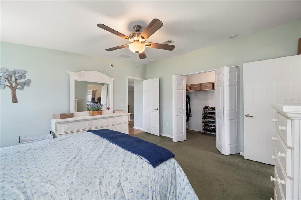 For Sale: $215,000 (3 beds, 2 baths, 1860 Square Feet)