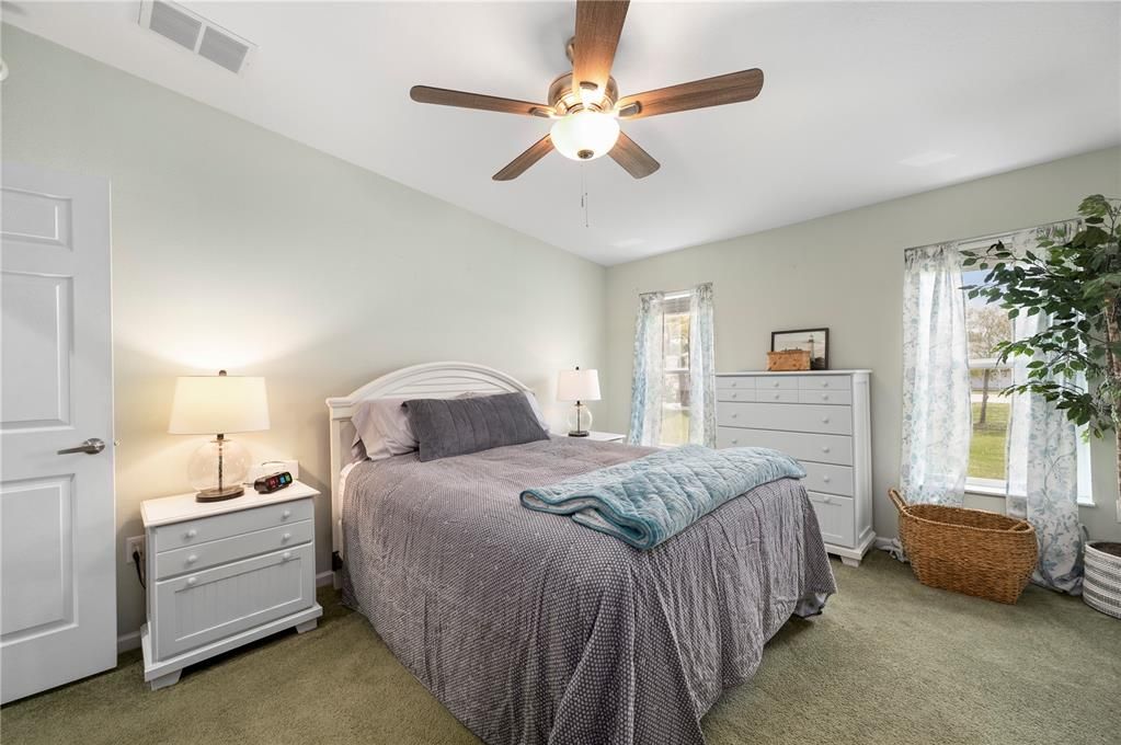 For Sale: $215,000 (3 beds, 2 baths, 1860 Square Feet)