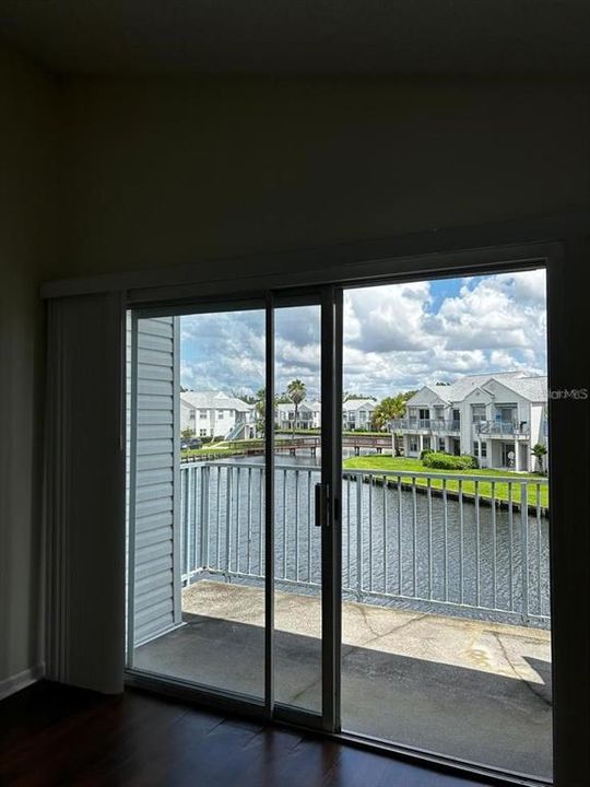 Active With Contract: $1,350 (1 beds, 1 baths, 680 Square Feet)