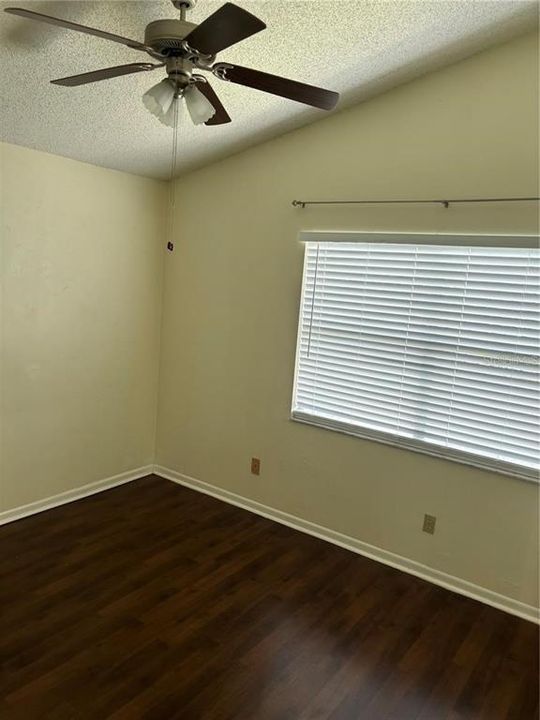 Active With Contract: $1,350 (1 beds, 1 baths, 680 Square Feet)