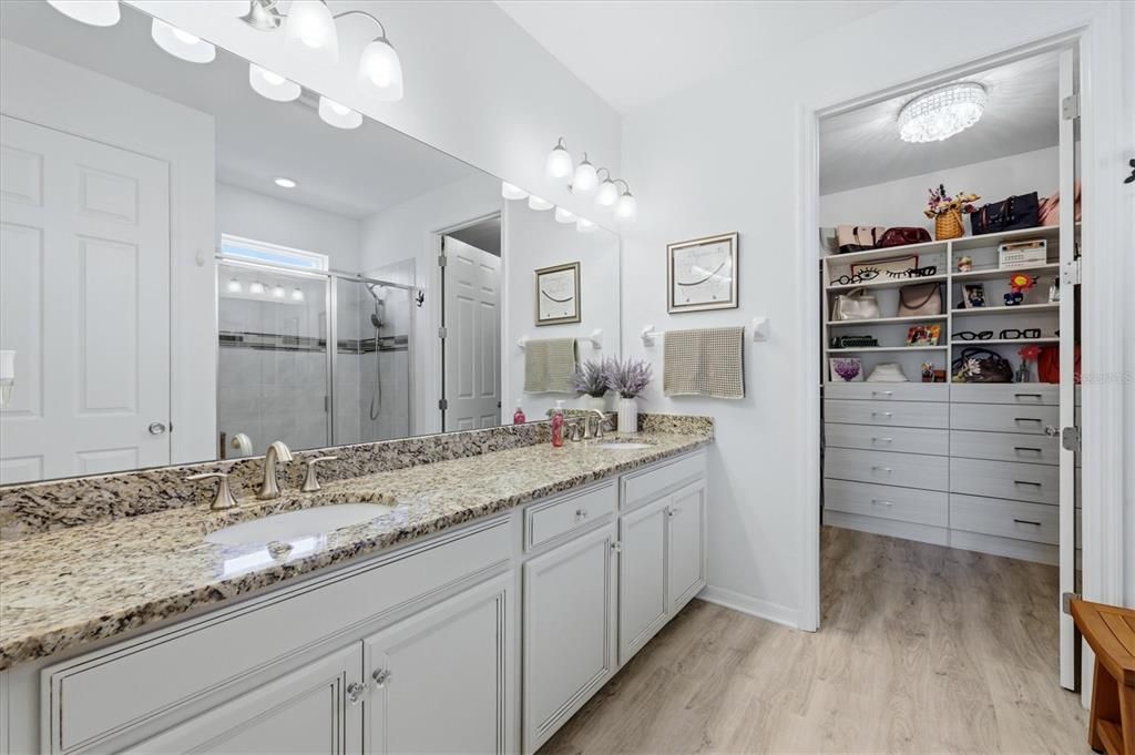 Под контрактом: $425,000 (2 спален, 2 ванн, 1824 Квадратных фут)